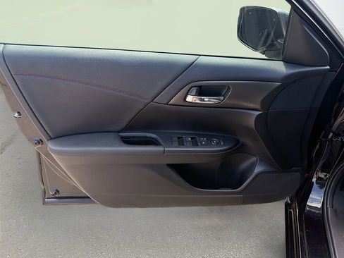 Used 2017 Honda Accord Sport Special Edition image 20