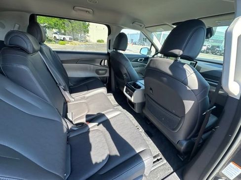 Used 2026 Kia Carnival LXS FWD image 20