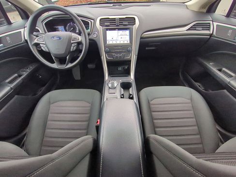 Used 2019 Ford Fusion SE image 15