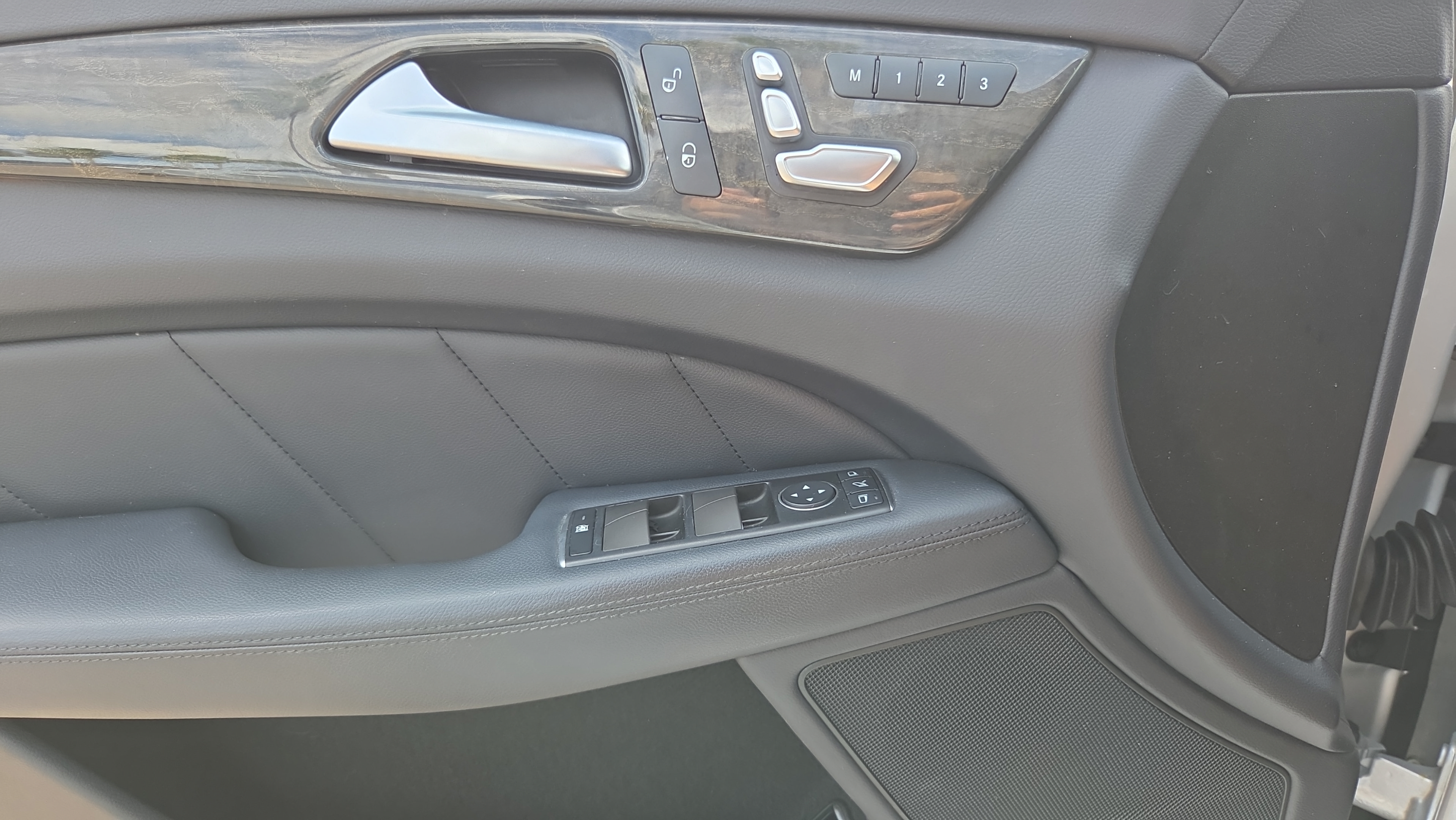 Used 2015 Mercedes-Benz CLS 400 image 29