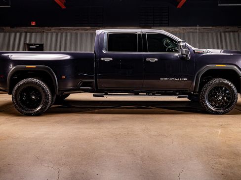 Used 2024 GMC Sierra 3500 Denali w/ Denali Reserve Package AWD/4WD image 11