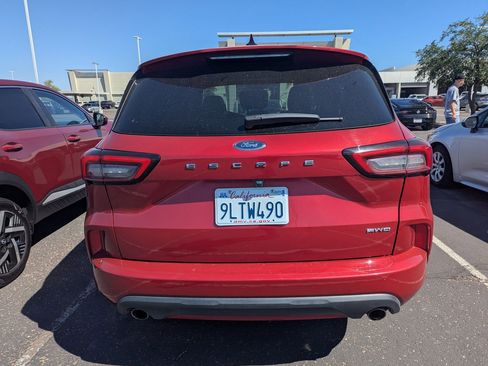 Used 2024 Ford Escape ST-Line image 6