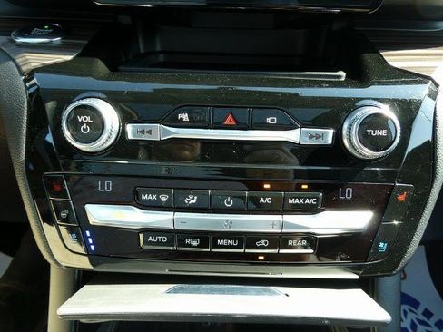 Certified 2021 Ford Explorer Limited w/ Hybrid Equipment Group 310A image 32