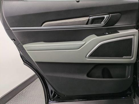 Used 2023 Kia Telluride EX X-Line image 21