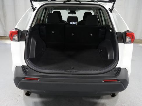 Certified 2022 Toyota RAV4 LE image 31