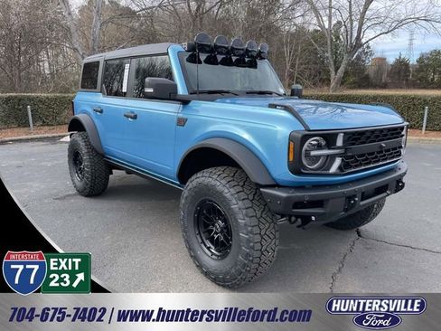 New 2025 Ford Bronco Badlands image 1