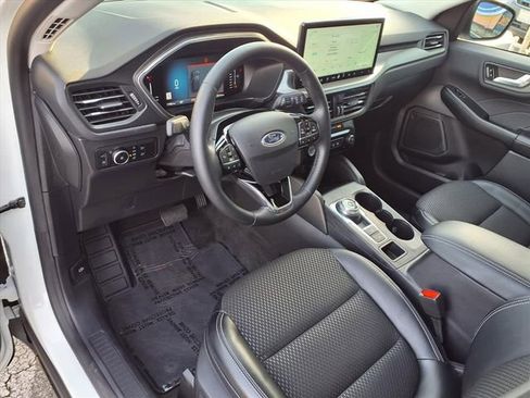 Used 2024 Ford Escape SE image 5