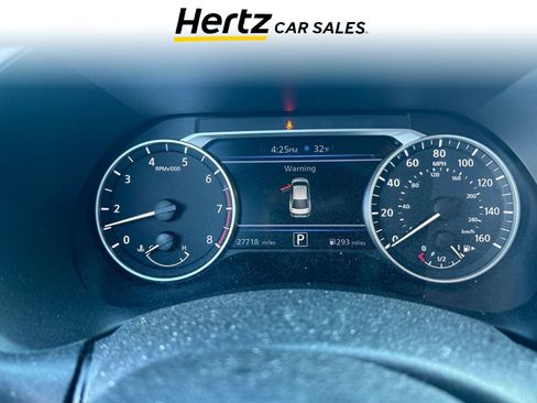 Used 2025 Nissan Sentra SV image 4