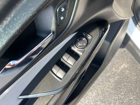 Used 2024 Chevrolet Trax LT image 14