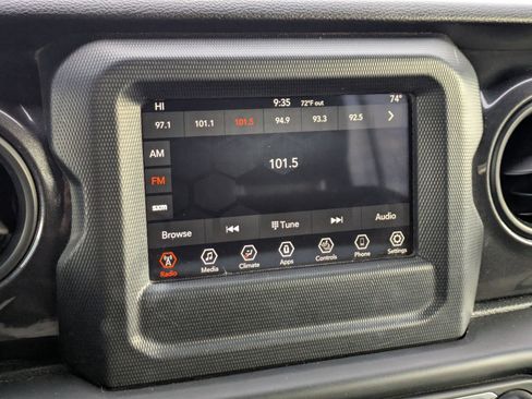 Used 2021 Jeep Wrangler Unlimited Sport image 17