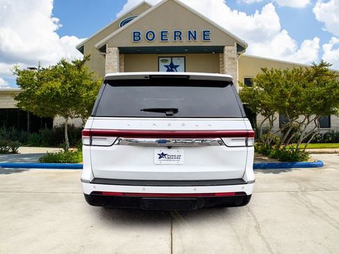 Used 2024 Lincoln Navigator L Reserve image 4