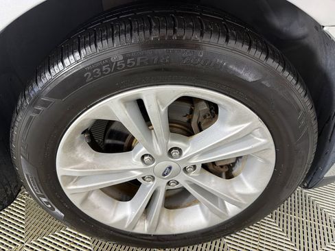 Used 2017 Ford Taurus SE image 12