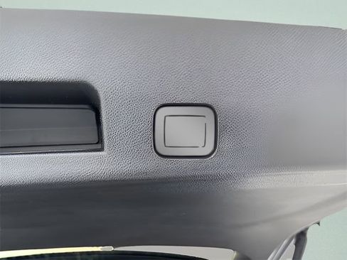 Used 2024 Chevrolet Traverse Z71 w/ Enhanced Driving Package image 7