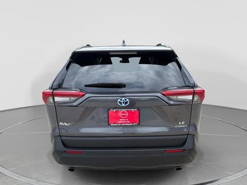 Used 2022 Toyota RAV4 LE AWD/4WD image 5