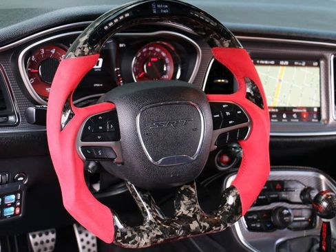 Used 2018 Dodge Challenger SRT Hellcat RWD image 30