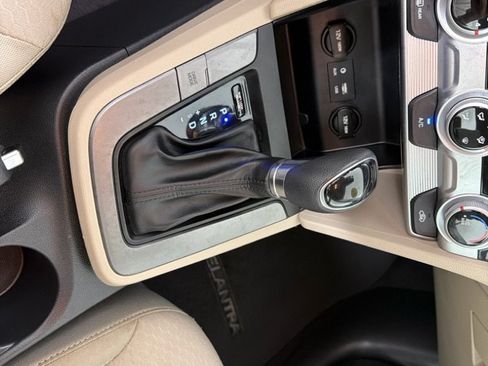Used 2019 Hyundai Elantra SEL FWD image 15