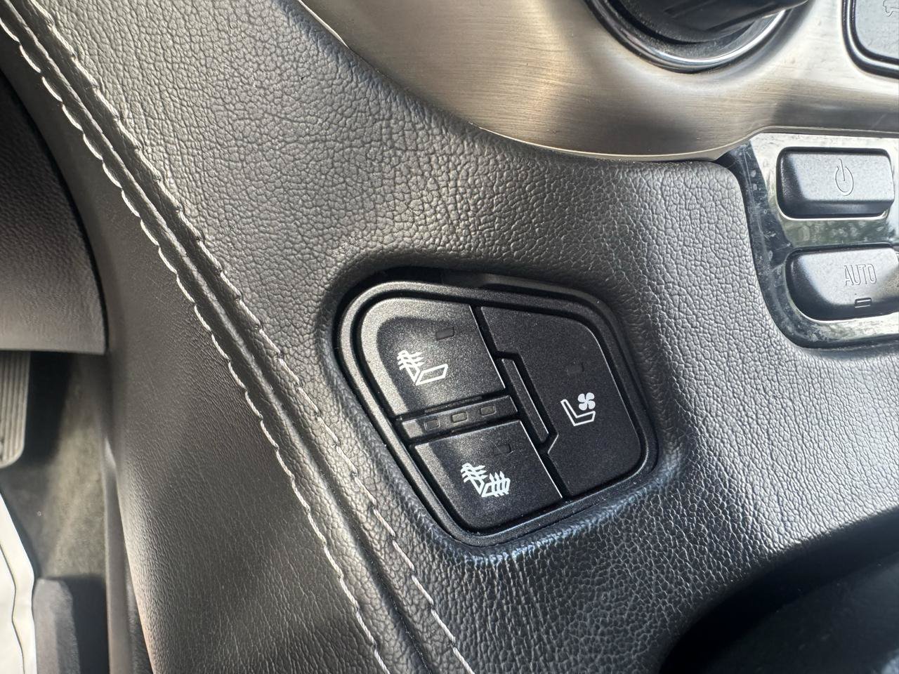 Used 2018 GMC Yukon Denali w/ Denali Ultimate Package AWD/4WD image 14