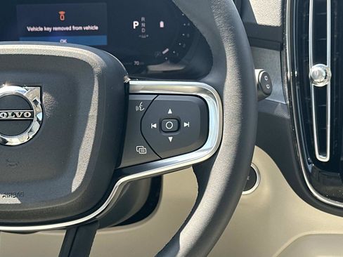 New 2026 Volvo XC40 B5 Plus w/ Climate Package AWD/4WD image 9