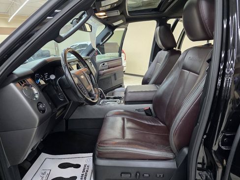 Used 2017 Ford Expedition Platinum RWD image 15