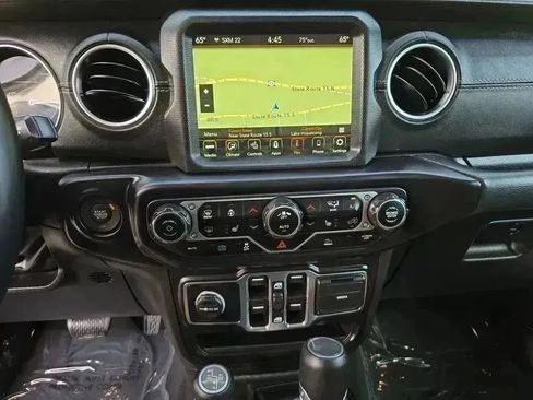 Used 2022 Jeep Wrangler Unlimited Sahara w/ Cold Weather Group image 11