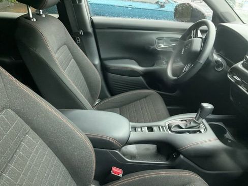 Used 2023 Honda HR-V Sport image 4