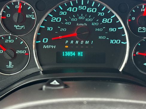 Used 2024 Chevrolet Express 2500 w/ Driver Convenience Package image 26