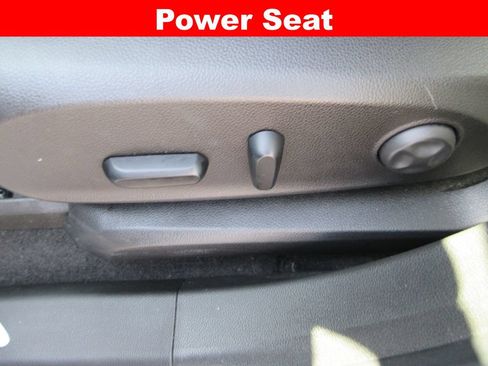 Used 2020 Buick Envision Essence FWD image 23