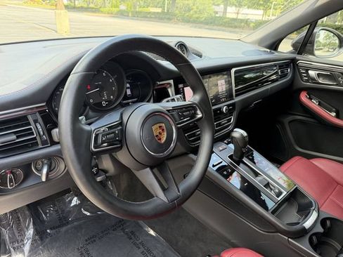 Used 2023 Porsche Macan AWD/4WD image 14