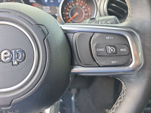 Used 2018 Jeep Wrangler Unlimited Sahara image 20