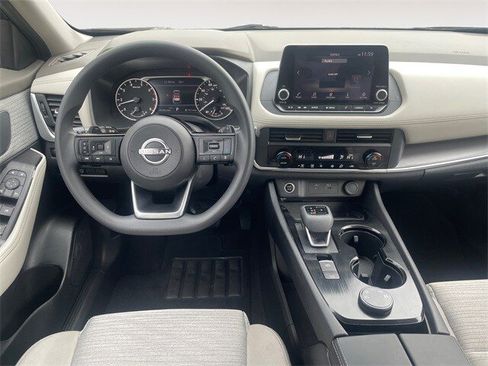 Used 2023 Nissan Rogue SV image 10