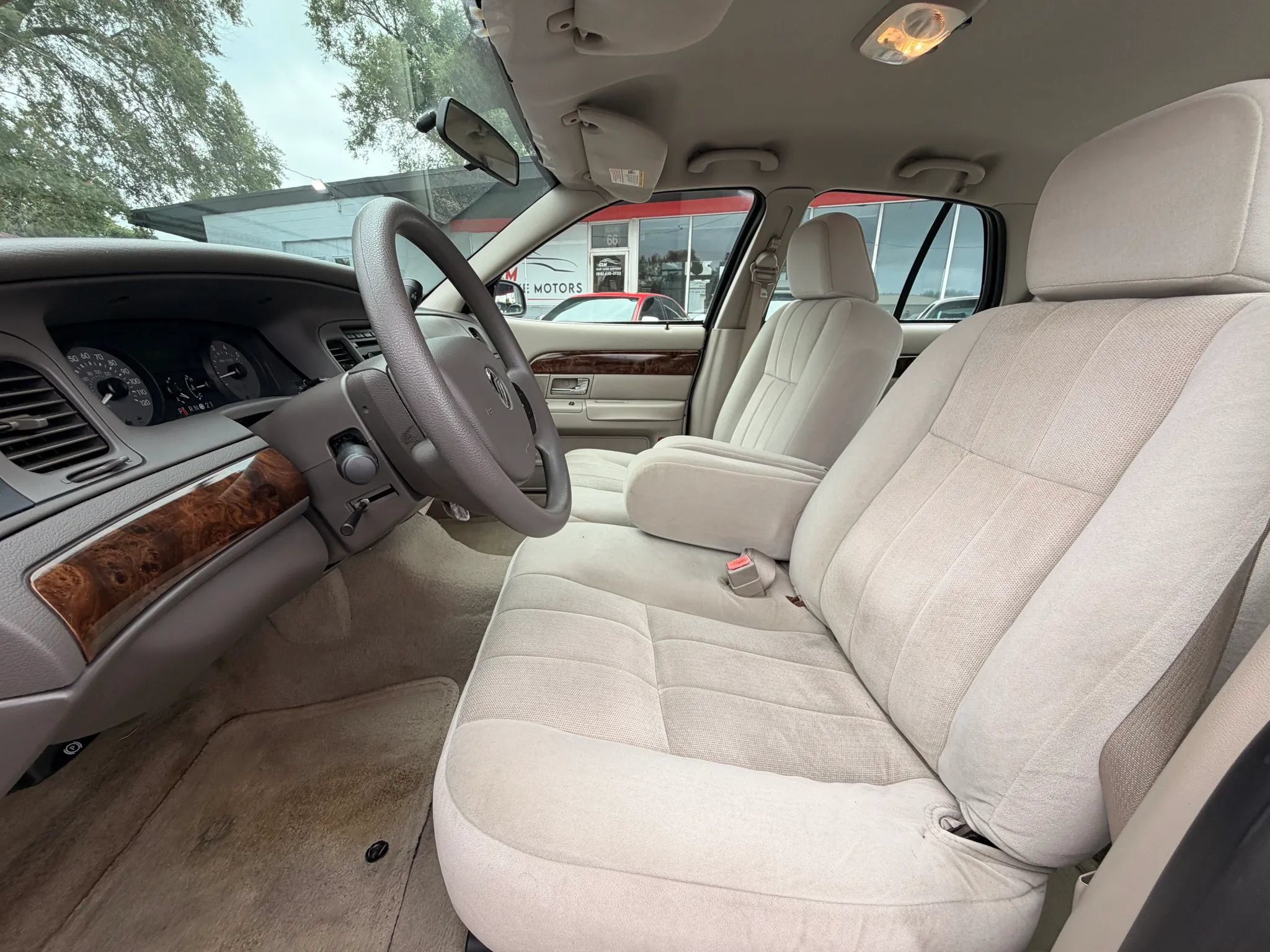 Used 2008 Mercury Grand Marquis GS RWD image 9