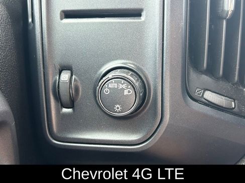 Used 2019 Chevrolet Silverado 1500 Custom w/ Custom Convenience Package AWD/4WD image 26