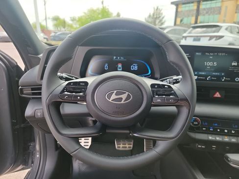 Used 2025 Hyundai Elantra Sport FWD image 19