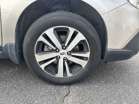 Used 2018 Subaru Outback 3.6R Limited image 15