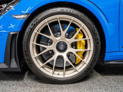 Used 2018 Porsche 911 GT2 RS RWD image 9