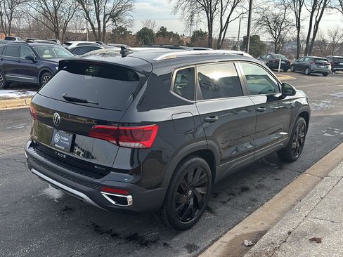 Certified 2024 Volkswagen Taos SE w/ Black Wheel Plus Package image 7