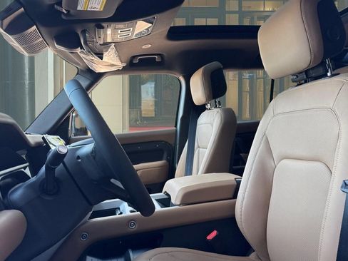 New 2026 Land Rover Defender 110 X-Dynamic SE image 23