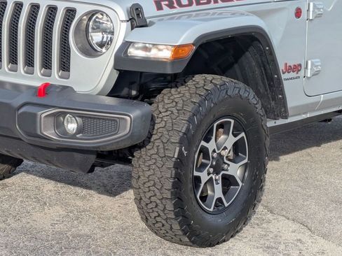 Used 2023 Jeep Wrangler Unlimited Rubicon AWD/4WD image 9