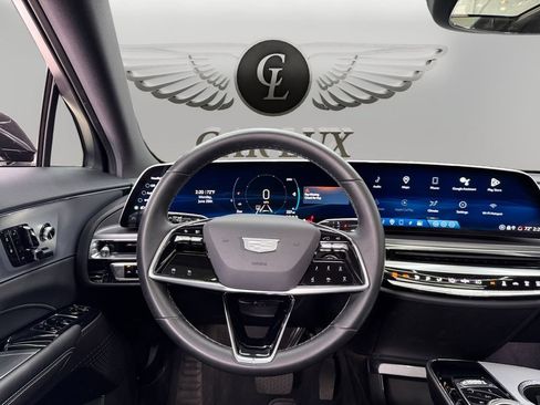 Used 2024 Cadillac Lyriq Tech RWD image 11