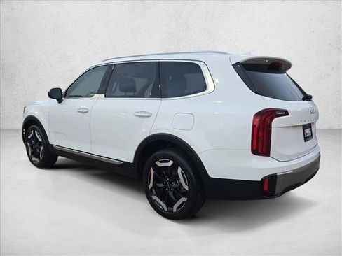 Used 2025 Kia Telluride S image 7