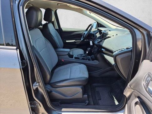 Used 2017 Ford Escape SE w/ Equipment Group 201A FWD image 21