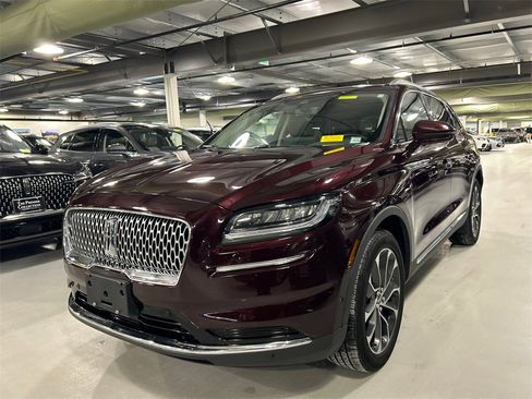 Used 2023 Lincoln Nautilus Reserve w/ Equipment Group 201A image 5