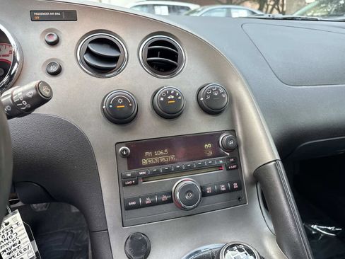 Used 2006 Pontiac Solstice w/ Premium Package image 17