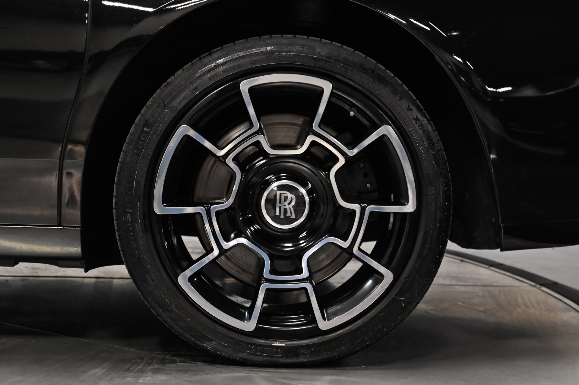 Used 2017 Rolls-Royce Ghost RWD image 23