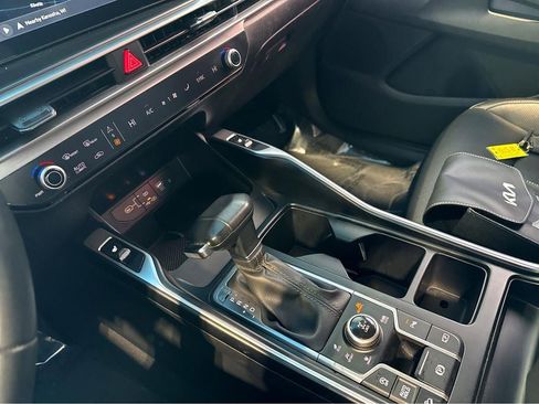 Used 2024 Kia Sorento S image 23