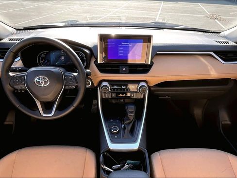 Certified 2025 Toyota RAV4 XLE image 17