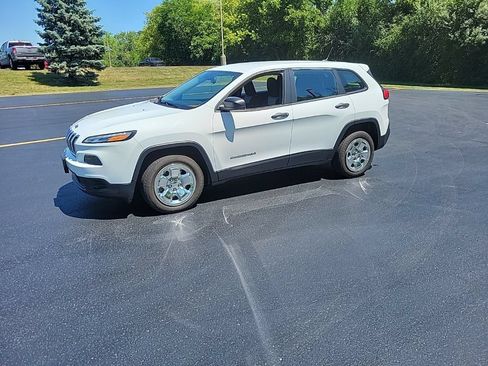 Used 2014 Jeep Cherokee Sport w/ Cold Weather Group FWD image 3