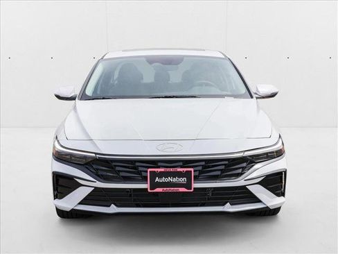 New 2025 Hyundai Elantra Limited image 2