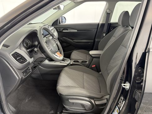 Used 2023 Kia Seltos LX AWD/4WD image 6
