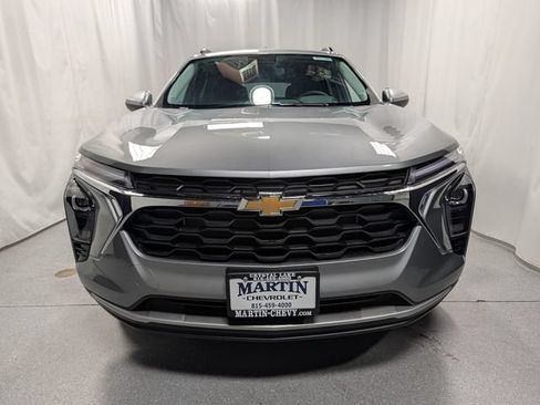 New 2026 Chevrolet Trax LT w/ Driver Confidence Package FWD image 8